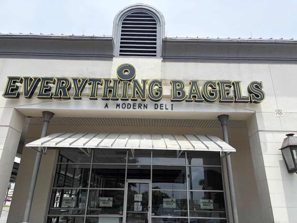 Everything Bagels storefront on U.S. 98 in Destin